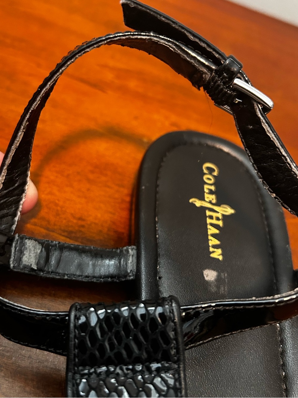Cole Haan Black patent with snake detail Women's T-Strap thong Sandals 8.5 - Picture 14 of 16